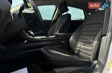 Седан Ford Fusion 2016 в Мукачевому