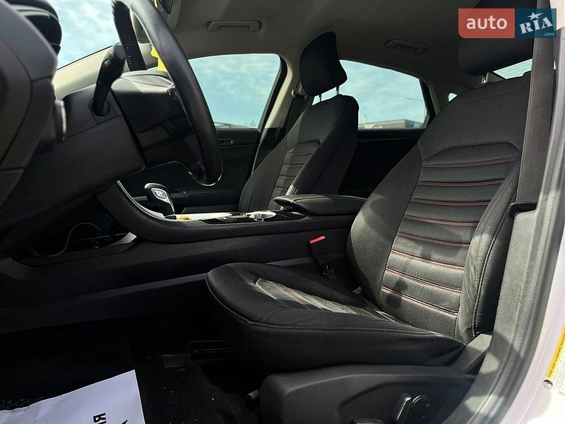 Седан Ford Fusion 2016 в Мукачевому