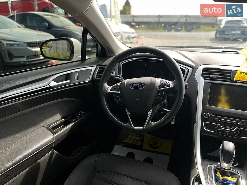 Седан Ford Fusion 2016 в Мукачевому
