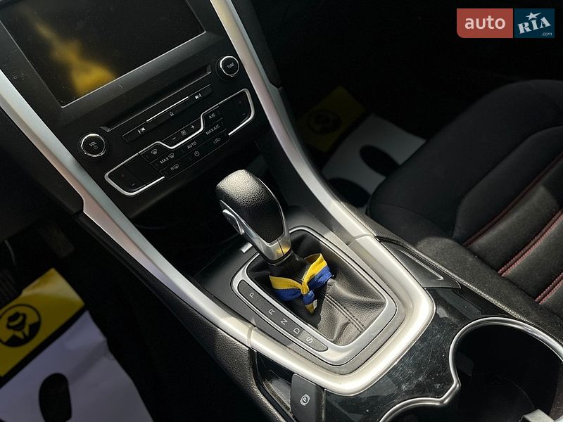 Седан Ford Fusion 2016 в Мукачевому
