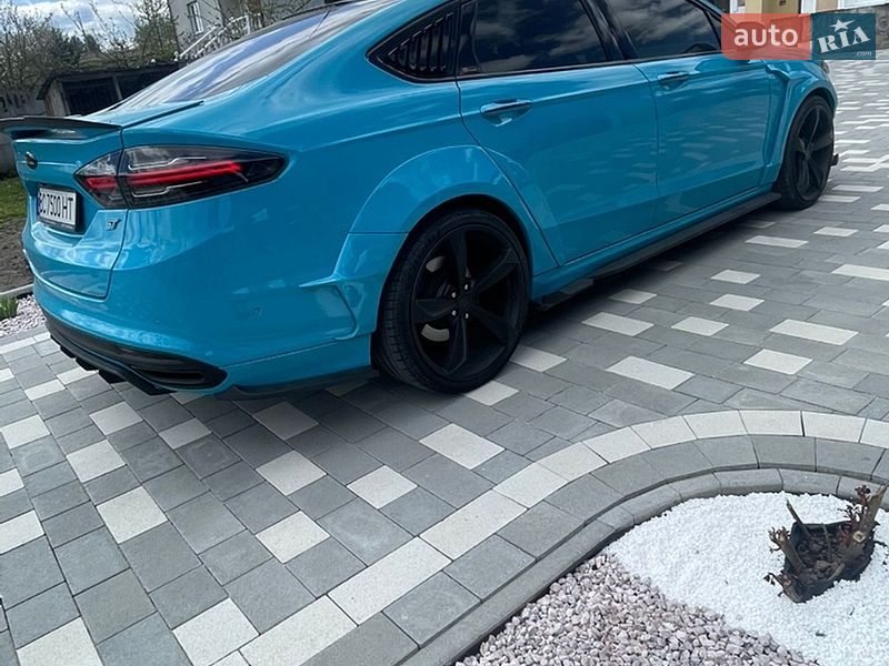 Седан Ford Fusion 2013 в Львові