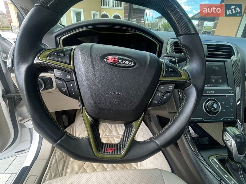 Седан Ford Fusion 2013 в Львові