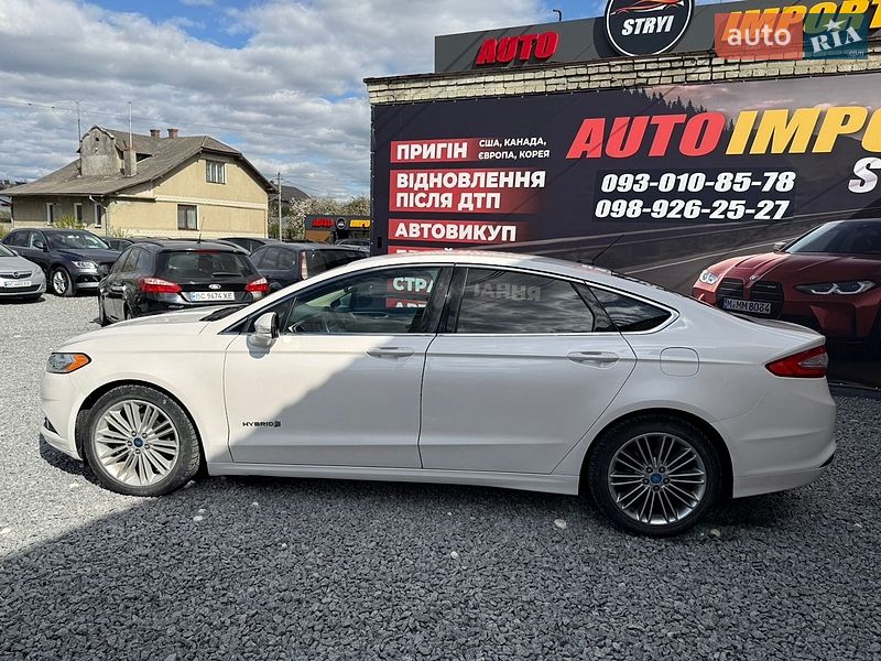 Седан Ford Fusion 2012 в Стрию