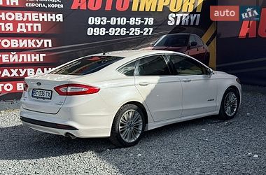 Седан Ford Fusion 2012 в Стрию
