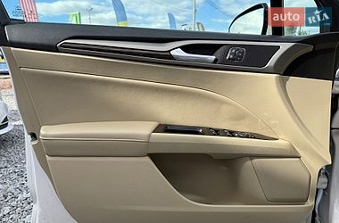 Седан Ford Fusion 2012 в Стрию