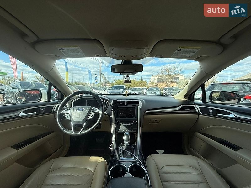 Седан Ford Fusion 2012 в Стрию