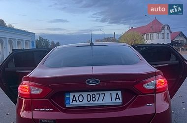 Седан Ford Fusion 2015 в Ужгороді