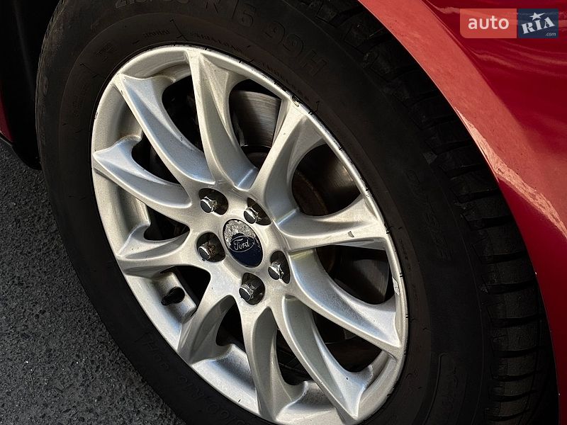 Седан Ford Fusion 2014 в Білогородці