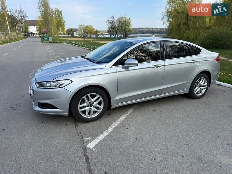 Седан Ford Fusion 2016 в Ладижині