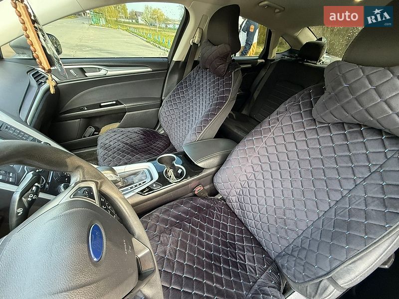 Седан Ford Fusion 2016 в Ладижині