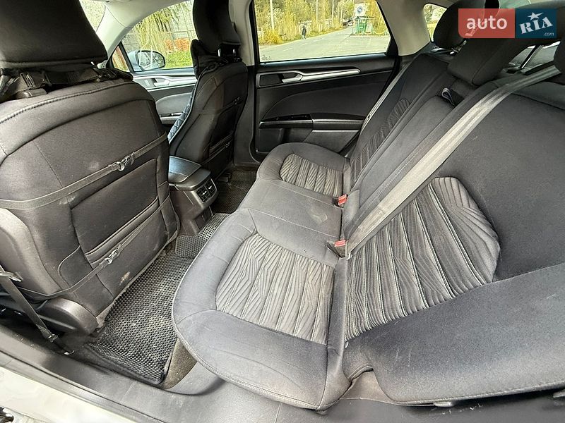 Седан Ford Fusion 2016 в Ладижині