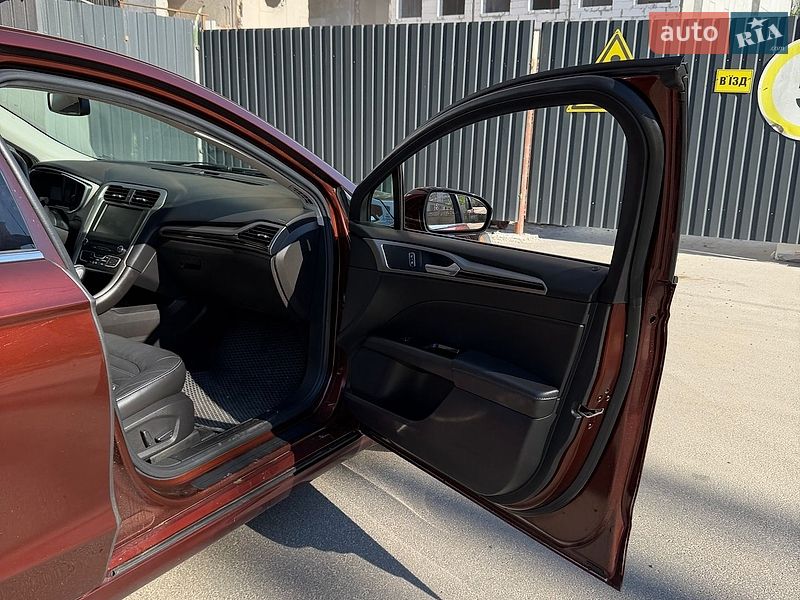 Седан Ford Fusion 2016 в Чернігові