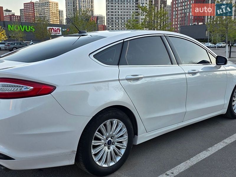 Седан Ford Fusion 2016 в Києві