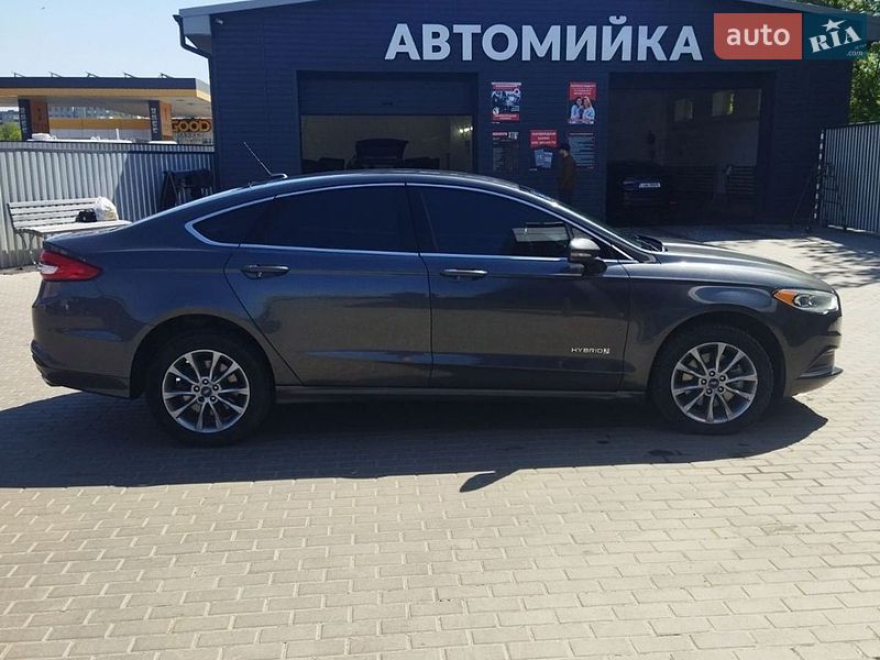 Седан Ford Fusion 2018 в Александрие