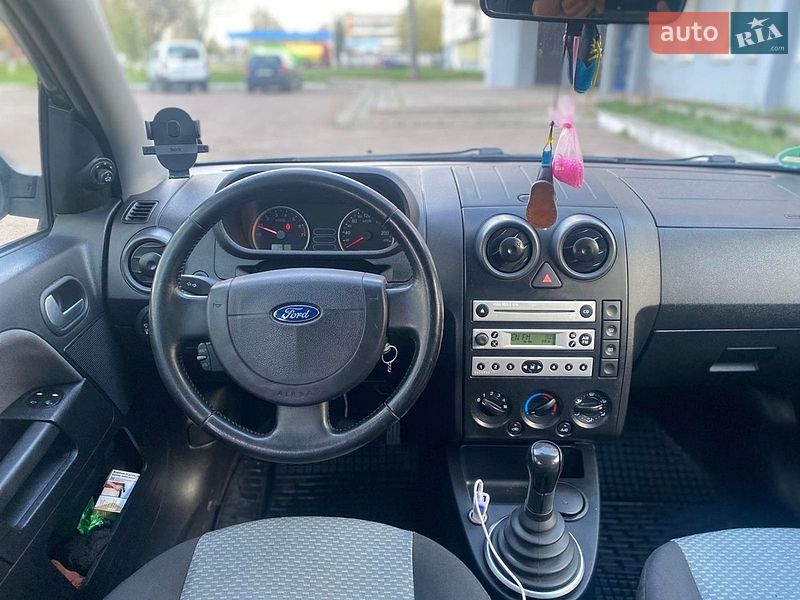 Хэтчбек Ford Fusion 2005 в Нежине
