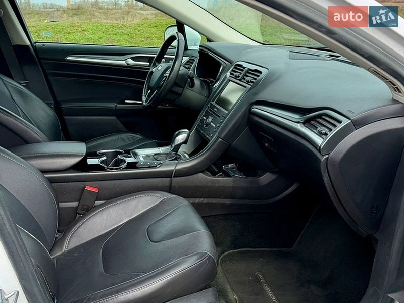 Седан Ford Fusion 2016 в Одесі