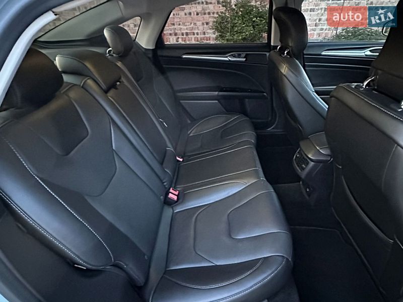 Седан Ford Fusion 2013 в Снятине