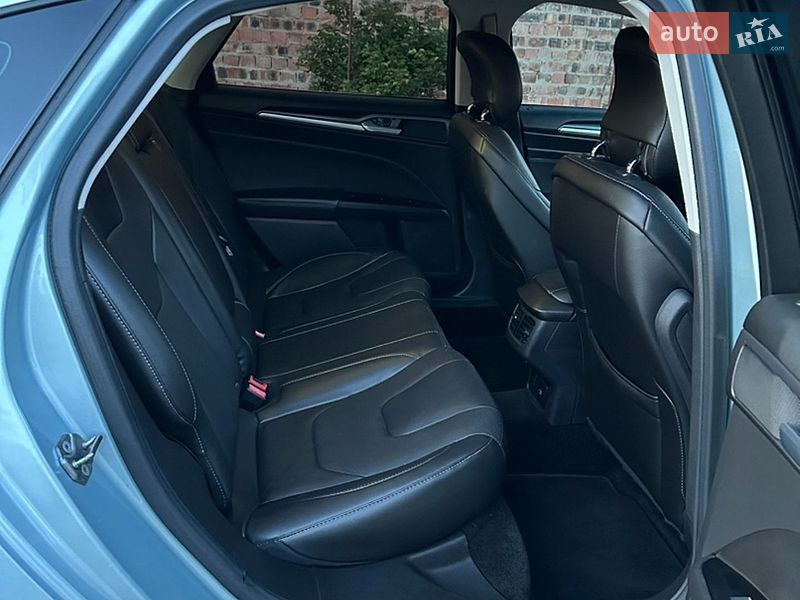 Седан Ford Fusion 2013 в Снятине