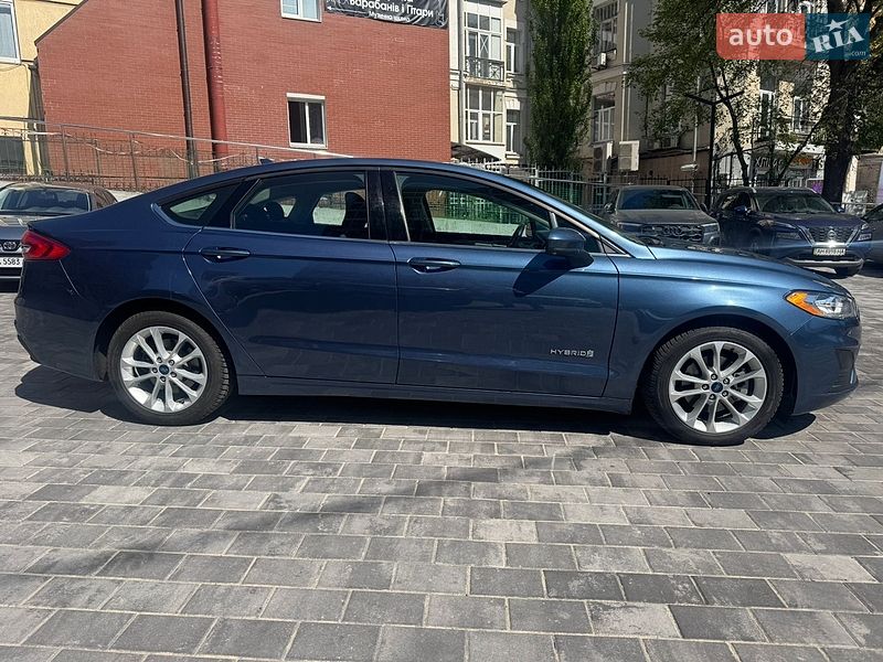 Седан Ford Fusion 2018 в Киеве