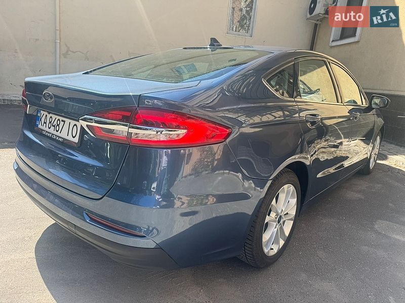 Седан Ford Fusion 2018 в Киеве