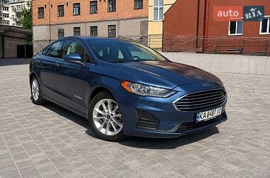 Седан Ford Fusion 2018 в Киеве