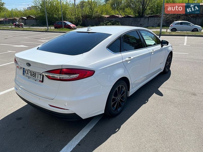 Седан Ford Fusion 2019 в Києві