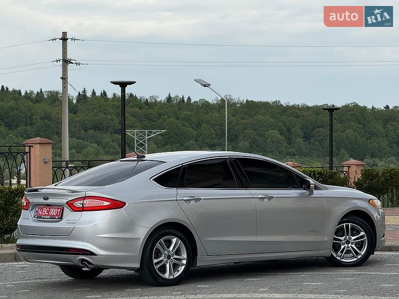 Седан Ford Fusion 2016 в Дрогобичі