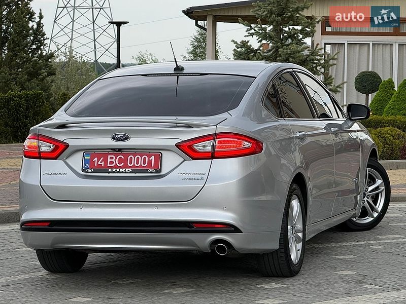 Седан Ford Fusion 2016 в Дрогобичі