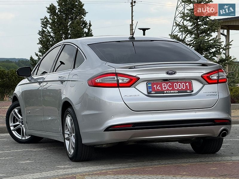 Седан Ford Fusion 2016 в Дрогобичі