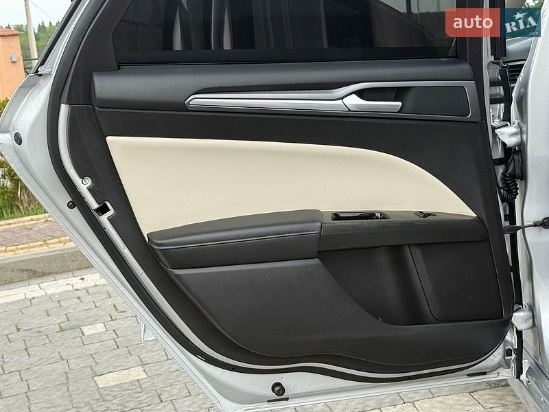 Седан Ford Fusion 2016 в Дрогобичі