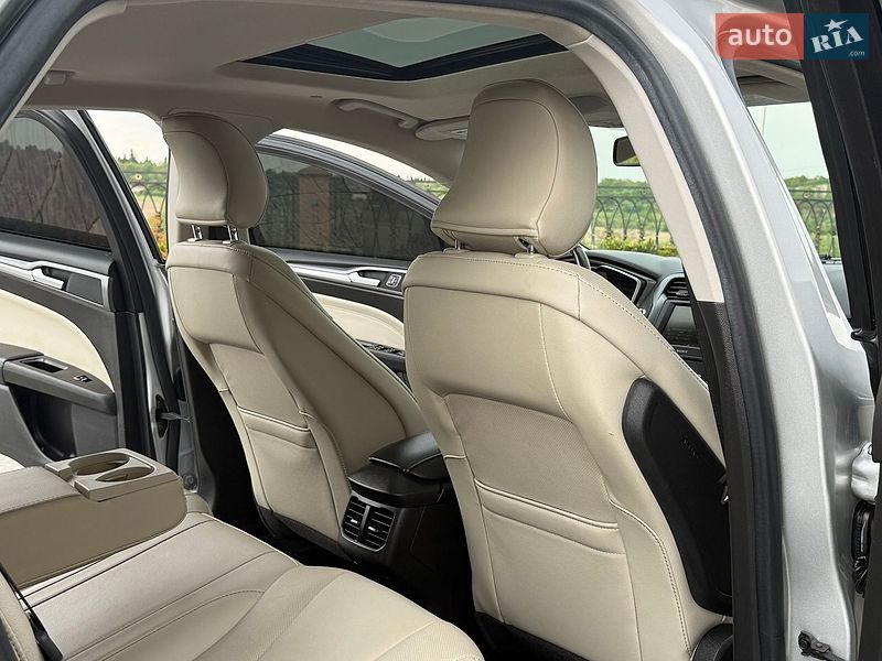 Седан Ford Fusion 2016 в Дрогобичі