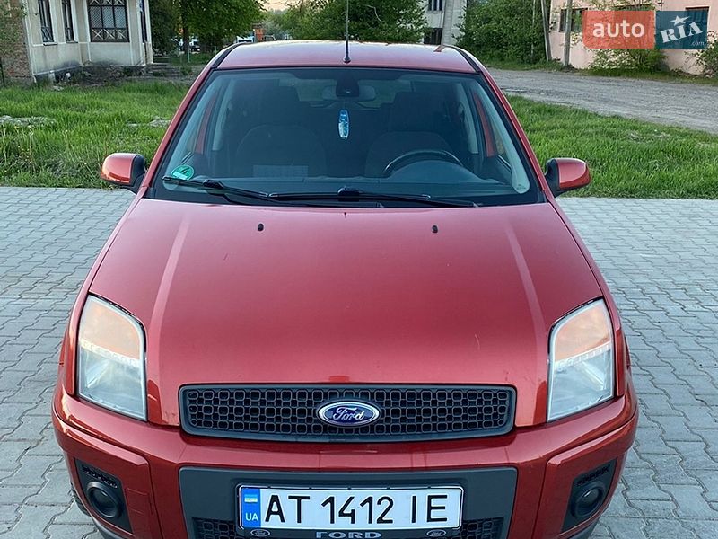 Хэтчбек Ford Fusion 2006 в Косове