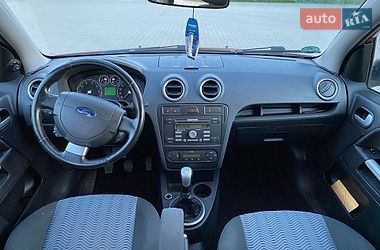 Хэтчбек Ford Fusion 2006 в Косове