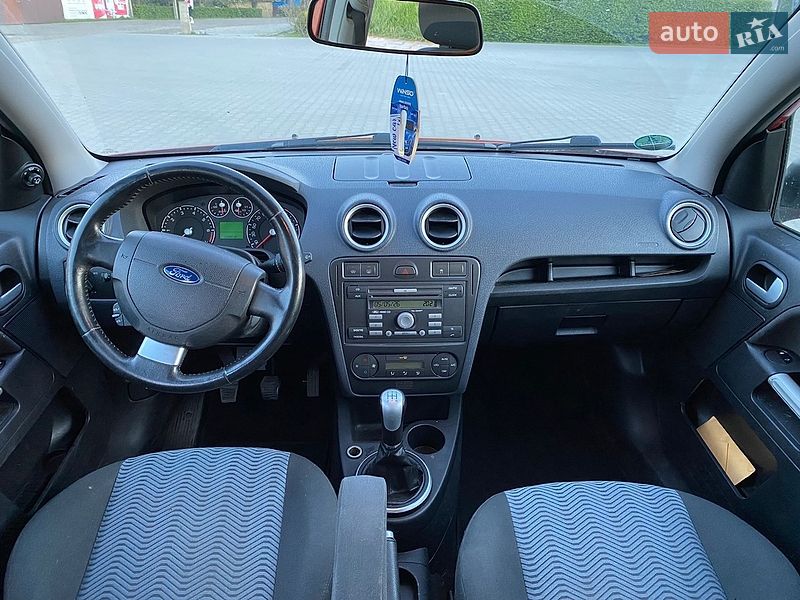 Хэтчбек Ford Fusion 2006 в Косове