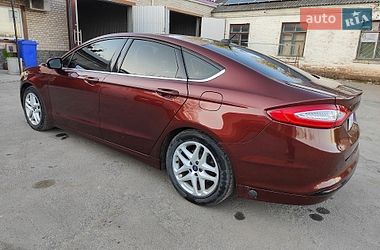 Седан Ford Fusion 2015 в Лисянці