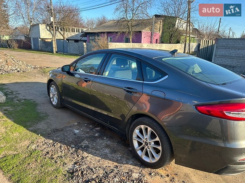 Седан Ford Fusion 2018 в Конотопі