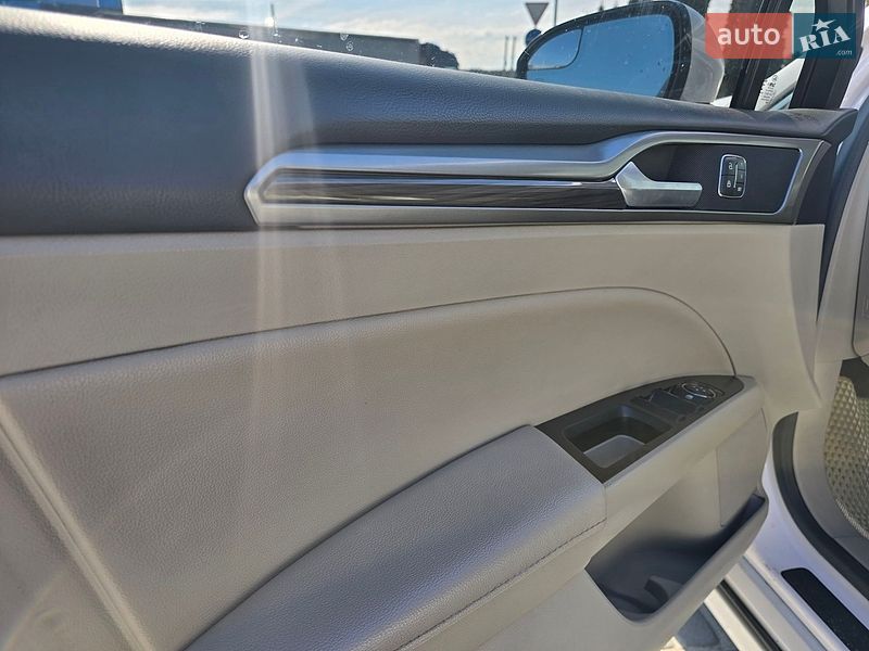 Седан Ford Fusion 2017 в Львові