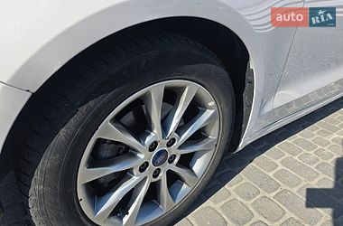 Седан Ford Fusion 2017 в Львові