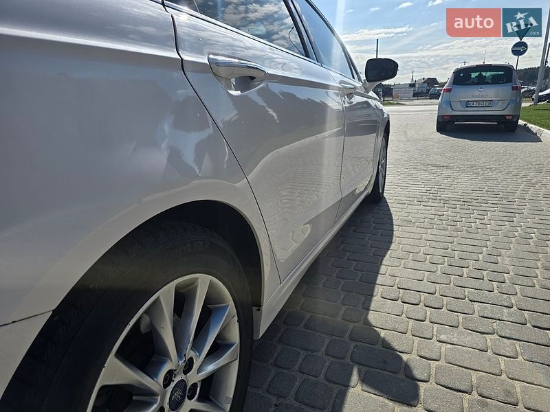 Седан Ford Fusion 2017 в Львові