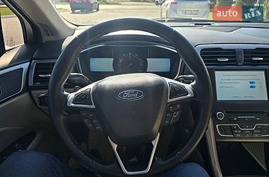 Седан Ford Fusion 2017 в Львові