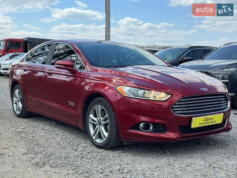 Седан Ford Fusion 2016 в Умані