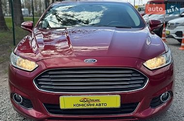 Седан Ford Fusion 2016 в Умані