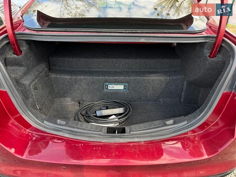 Седан Ford Fusion 2016 в Умані