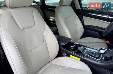 Седан Ford Fusion 2016 в Умані