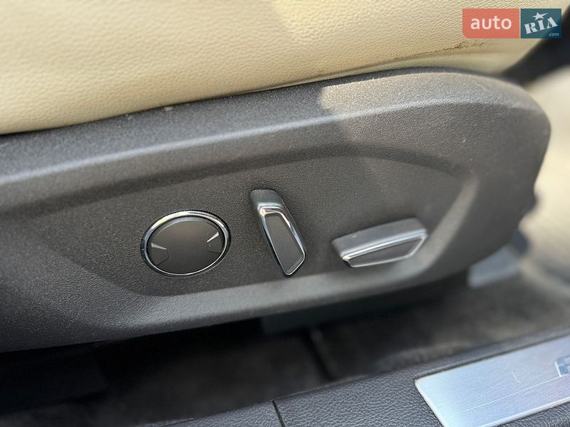 Седан Ford Fusion 2016 в Умані