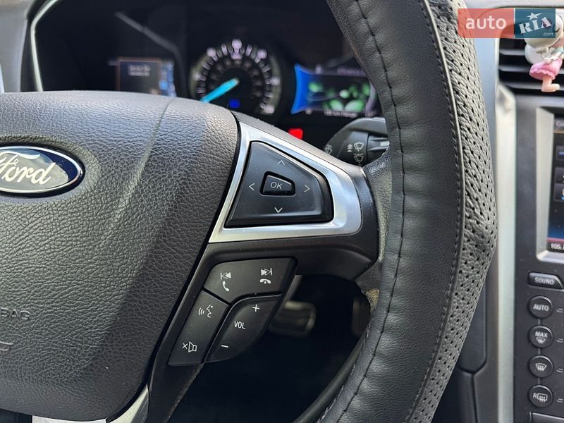 Седан Ford Fusion 2016 в Умані