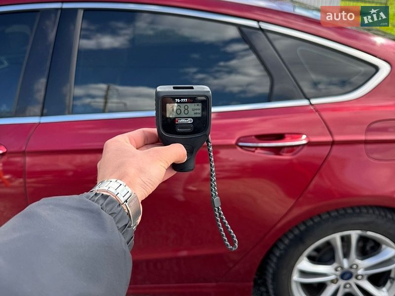 Седан Ford Fusion 2016 в Умані