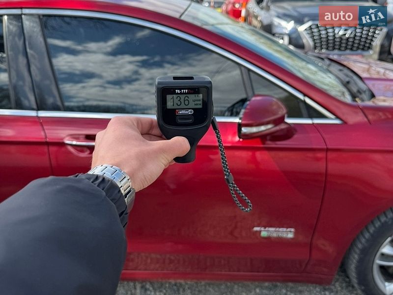 Седан Ford Fusion 2016 в Умані