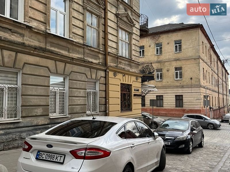 Седан Ford Fusion 2013 в Львові