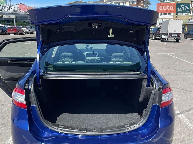 Седан Ford Fusion 2015 в Києві
